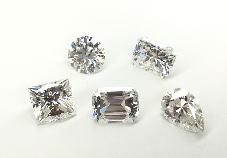 Lab-Grown vs Natural Diamonds: Which Should You Choose for Your Engagement Ring?