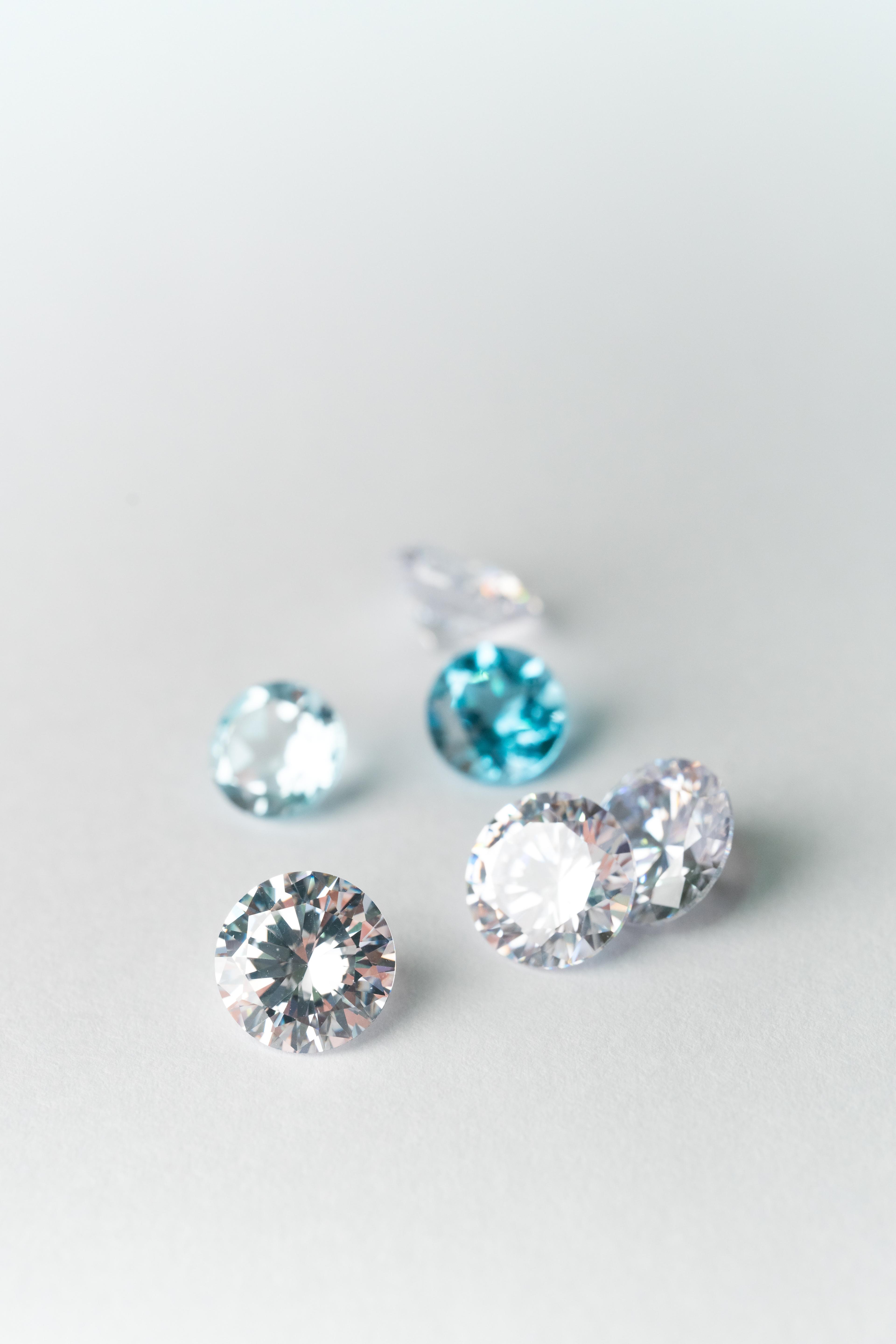 Lab-Grown vs. Natural Diamonds: Which One is Right for You?
